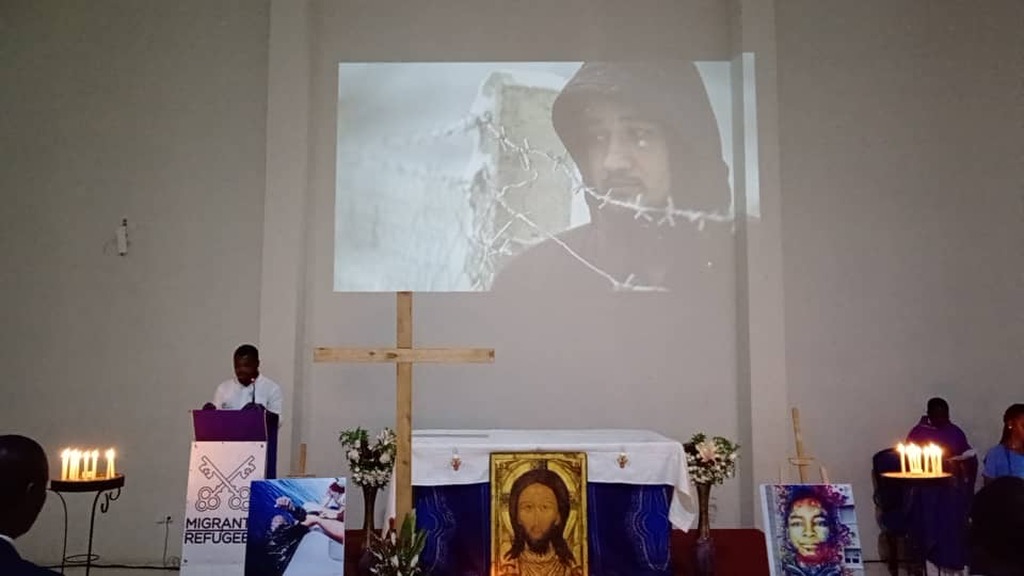 “Mourir d'Espérance” à Abidjan. Pour la première fois en Afrique, cette veillée de prière en mémoire des migrants disparus en mer et dans le désert